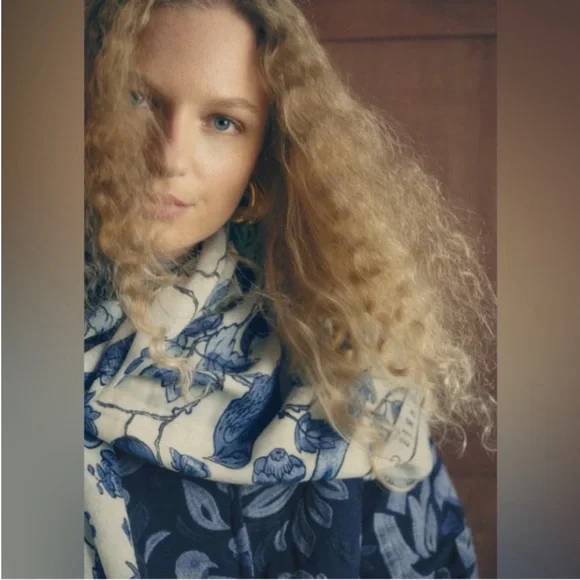 PIO SCARVE- SÉZANE X ANTOINETTE POISSON- Bird Print in Blue. - Picture 2 of 6